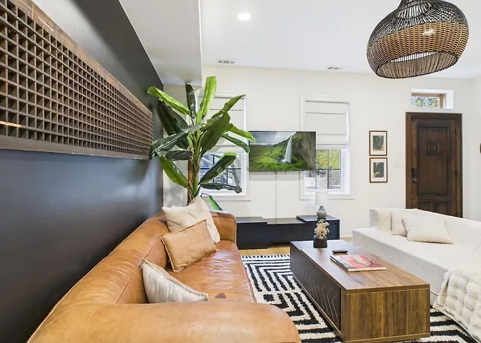 Hébergement de vacances West Town Estate 6br, Game Room, Decks, 5gbps *