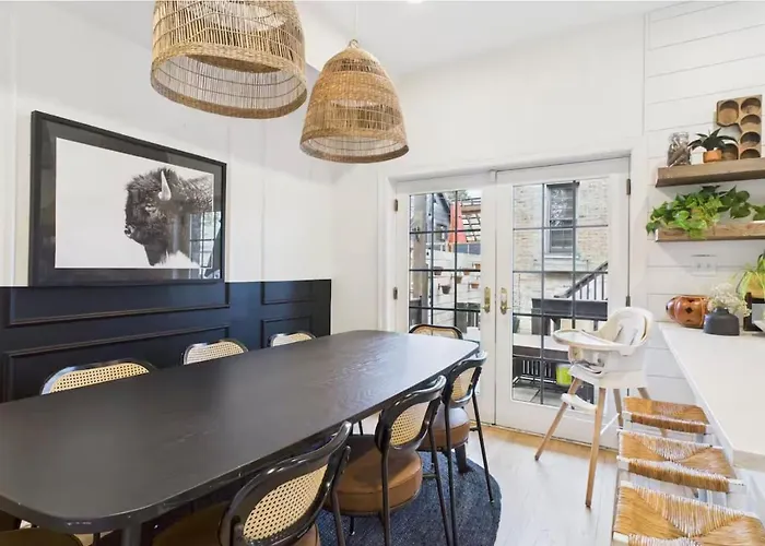 Hébergement de vacances West Town Estate 6br, Game Room, Decks, 5gbps *