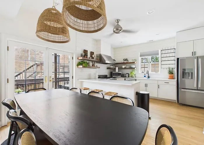 West Town Estate 6br, Game Room, Decks, 5gbps Hébergement de vacances