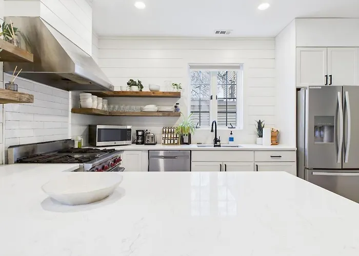 Hébergement de vacances West Town Estate 6br, Game Room, Decks, 5gbps *