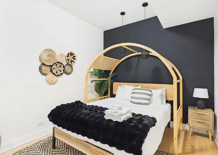 West Town Estate 6br, Game Room, Decks, 5gbps Hébergement de vacances *