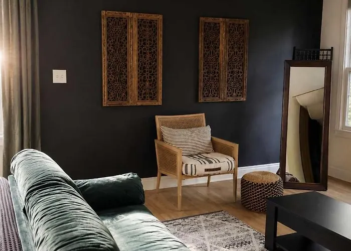West Town Estate 6br, Game Room, Decks, 5gbps Hébergement de vacances Chicago